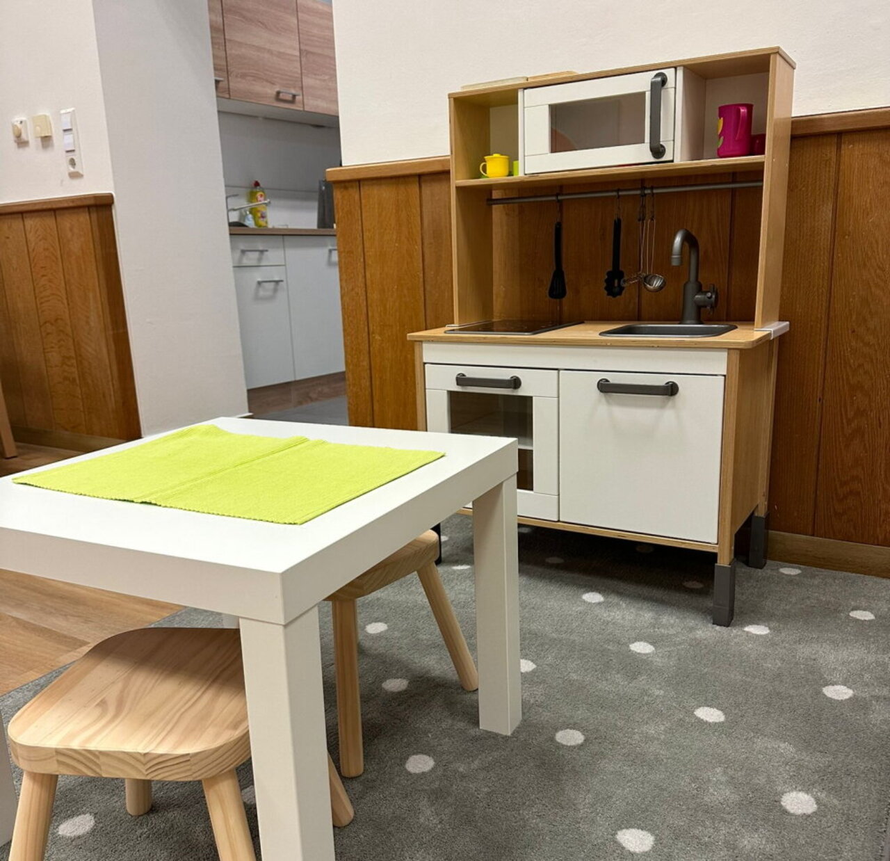 Spielküche, Kindertisch, Hocker